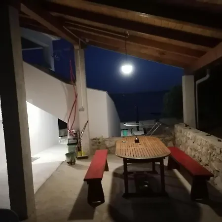 בית נופש Holiday Rombizon Petar דוברופוליינה